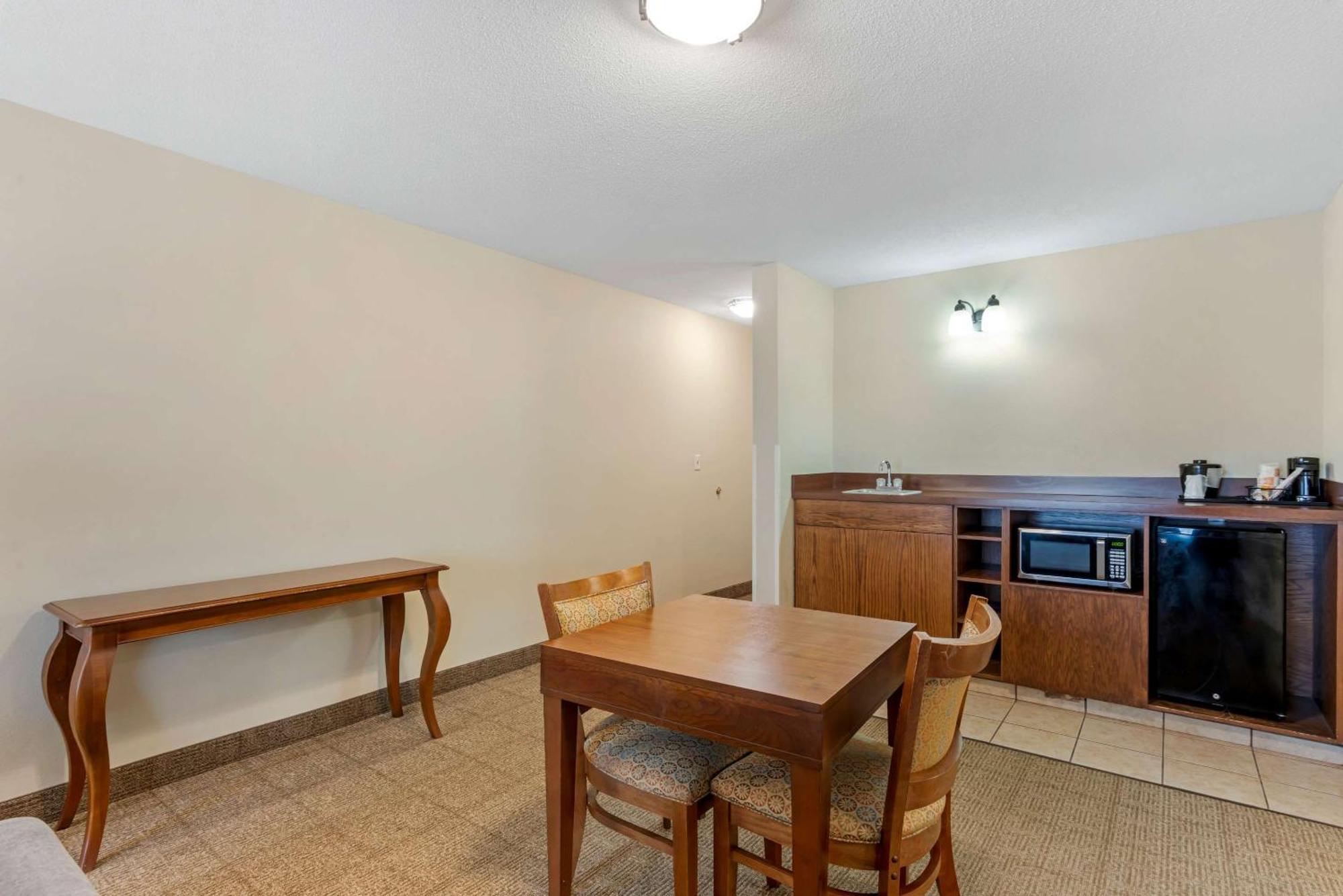 Comfort Inn & Suites Dover Bagian luar foto