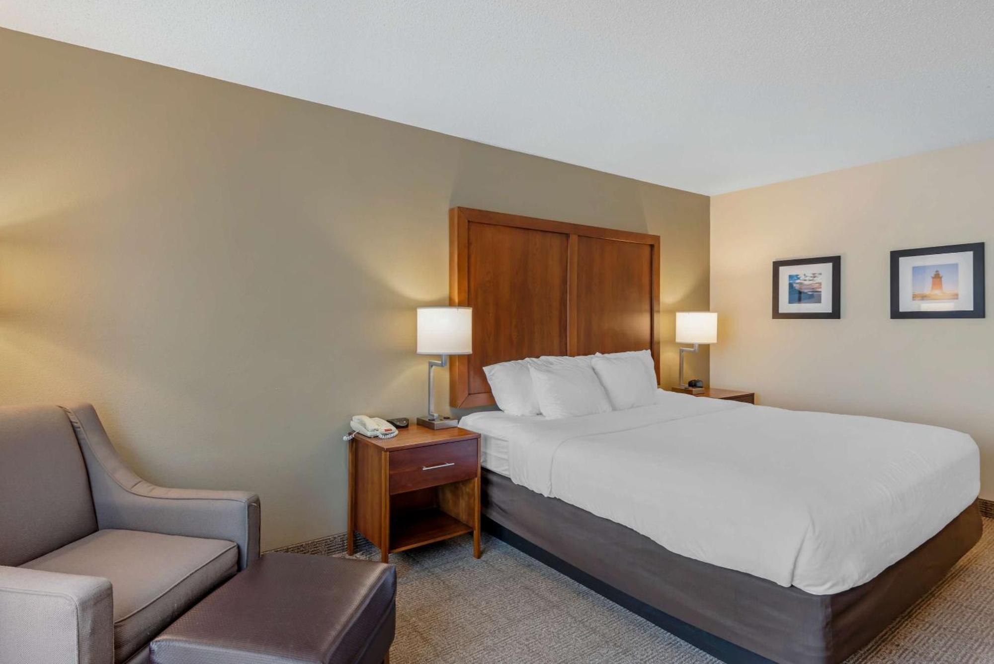 Comfort Inn & Suites Dover Bagian luar foto