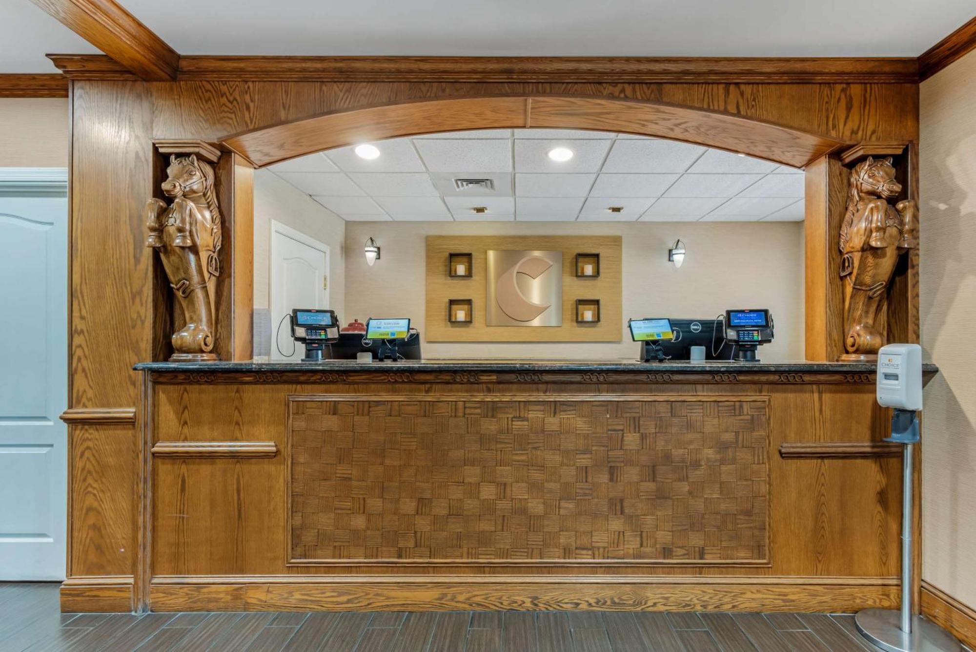 Comfort Inn & Suites Dover Bagian luar foto